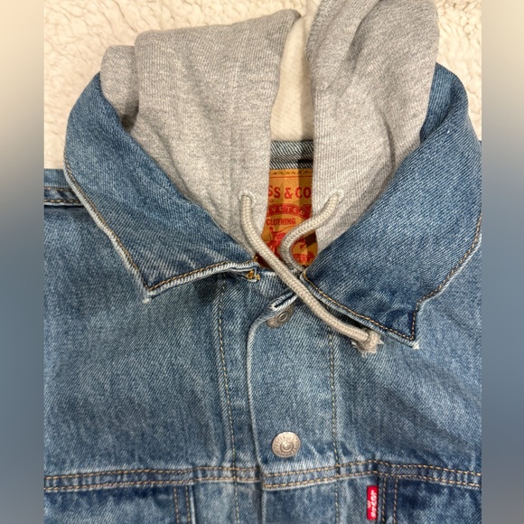 Levi's Blue Denim Jacket with Gray Sleeves - Picture 4 of 6